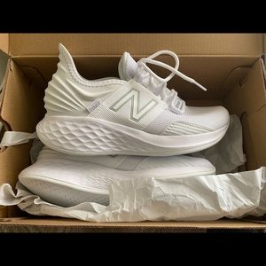 New Balance white Tennis Shoes